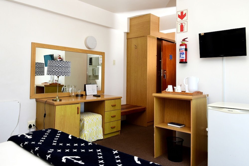 Фото Hoedjiesbaai Hotel