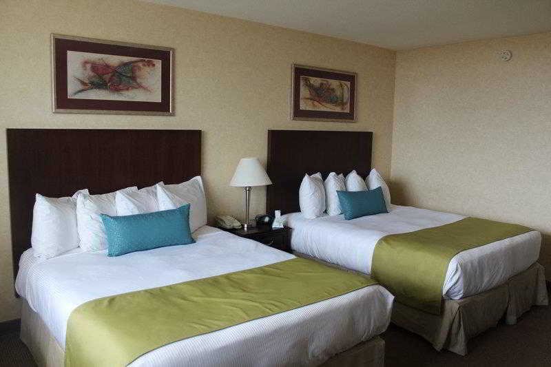 Фото TownePlace Suites by Marriott Oshawa