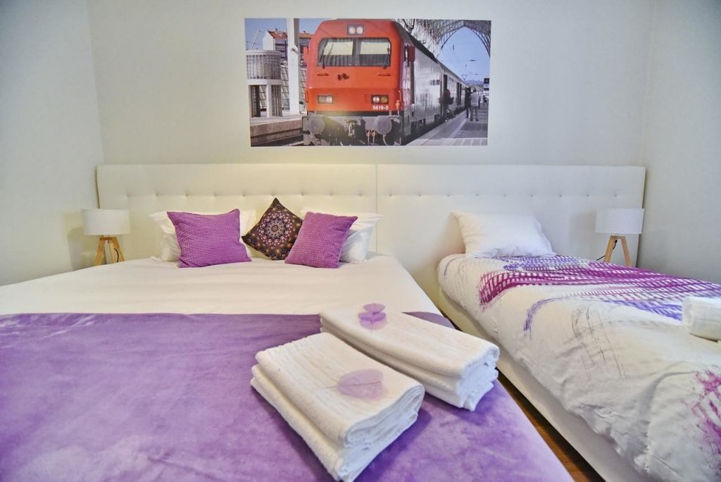 Фото Train Lisbon Hostel