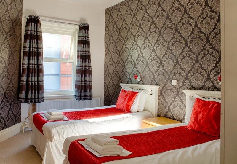 Фото The Mitre Hotel