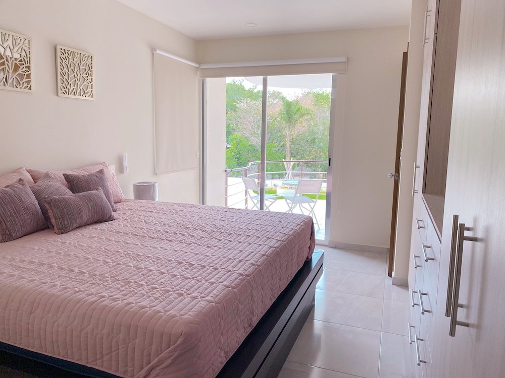 Фото Luxury 2 Bedroom Apartments