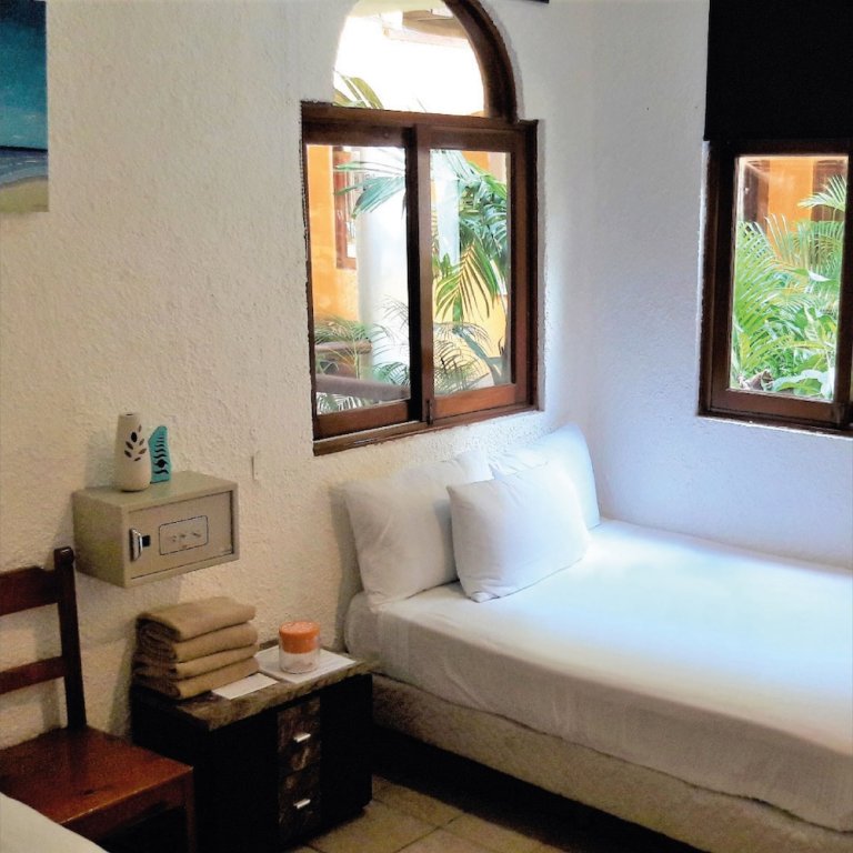 Фото Hotel Bosque Caribe, 5th AV Zone