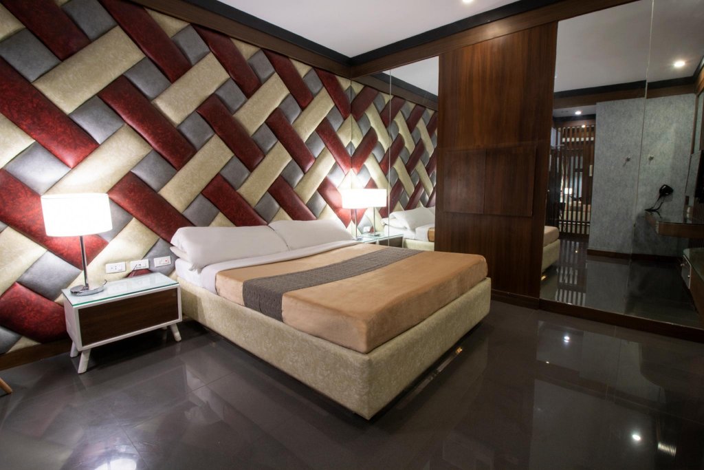 Фото Victoria Court North Edsa