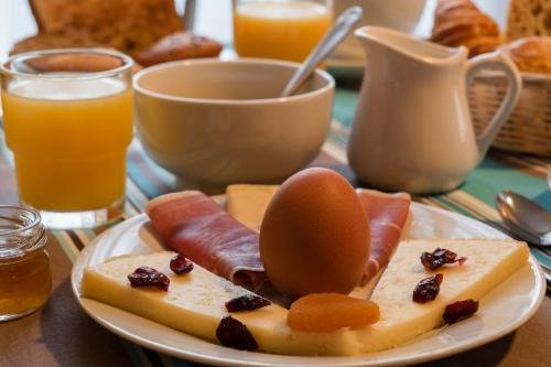 Фото Hôtel Le Valois, Cognac Centre