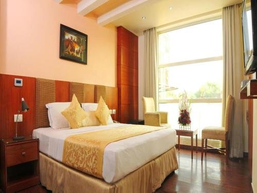 Фото отеля 2