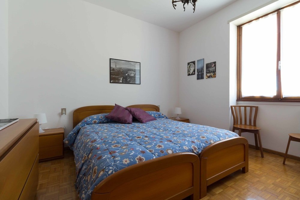 Фото Manzoni Two-Bedroom Apartment