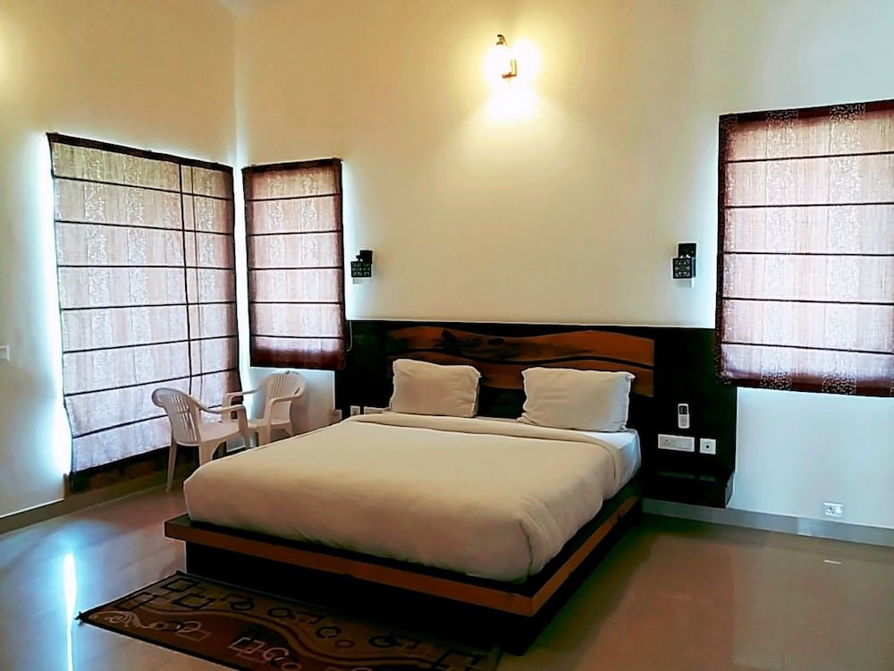 Фото Corbett Solitaire