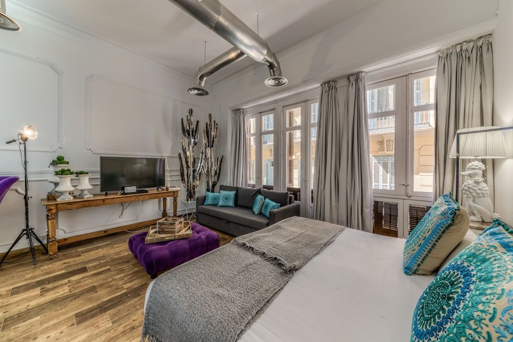 Фото Holidays2Malaga Suites Apartments