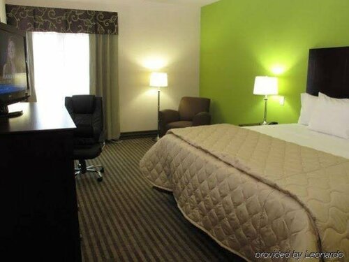 Гостиница La Quinta Inn & Suites by Wyndham Houston Bush Intl Airpt E