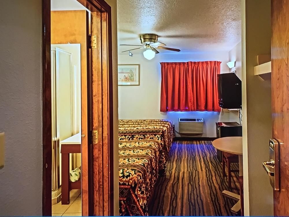 Фото Days Inn by Wyndham Albuquerque I 25