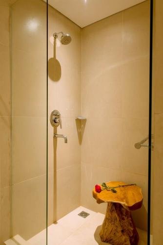 Фото Maestro Hotel Kota Baru