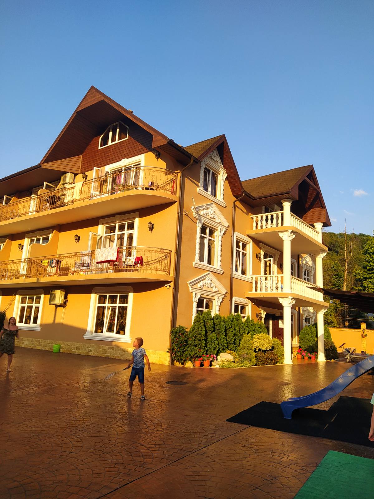 Фото отеля 1