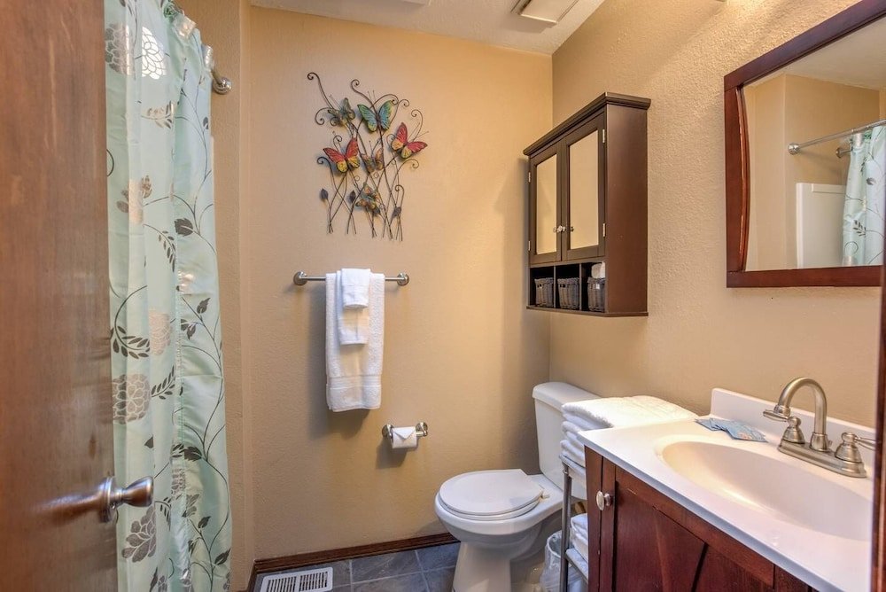 Фото 4br Entertainer Af Academy Hot Tub, Firepit!