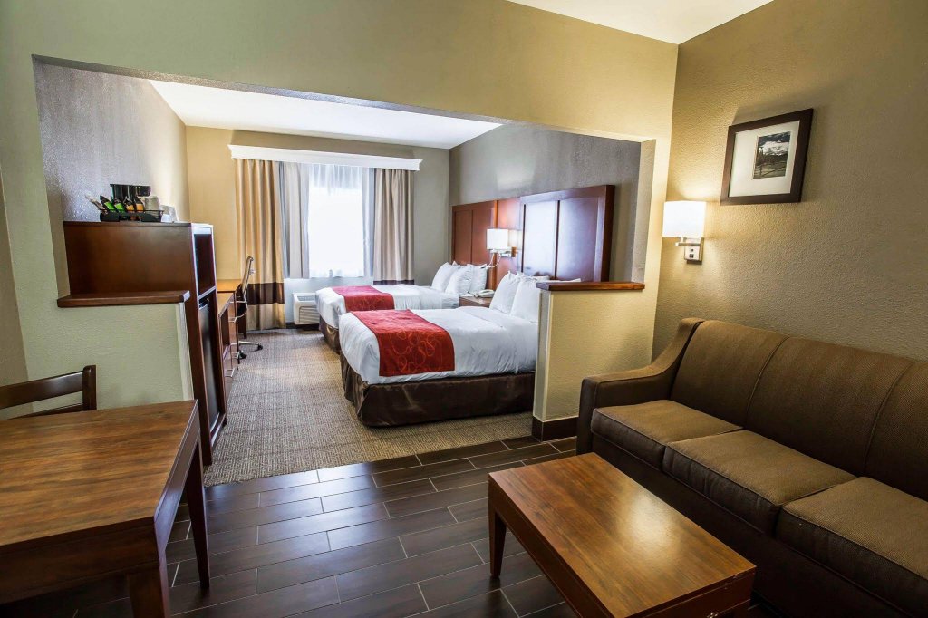 Фото Quality Suites Near West Acres