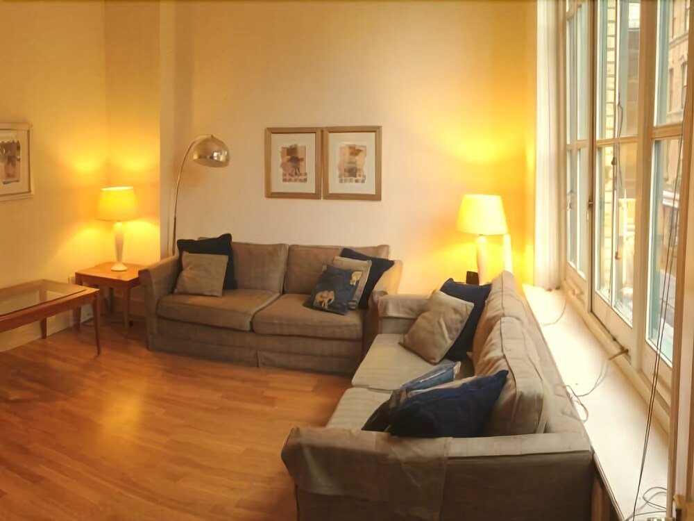 Фото Twyne House Apartments