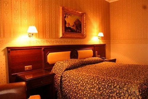 Фото Kouros Hotel