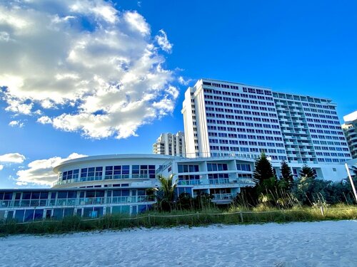 Гостиница Direct ocean front condo Miami Beach