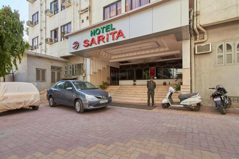 Гостиница Hotel Sarita в Сурате