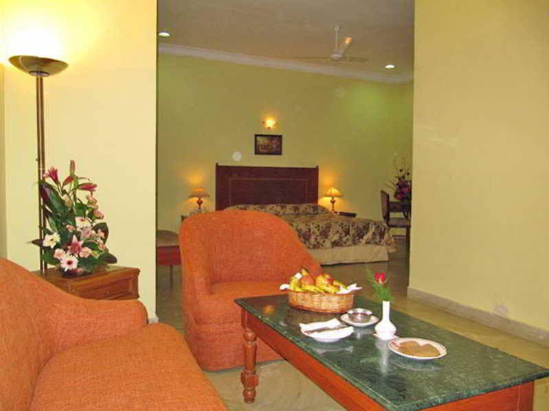 Фото Hotel Ritz Plaza