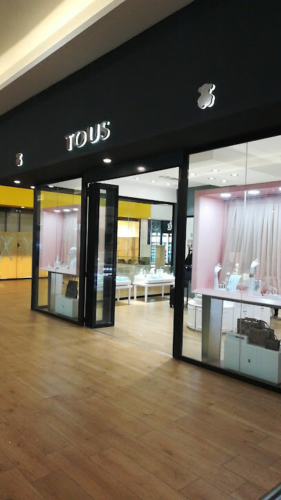 Curtains, curtain rods Tous, Earth, photo