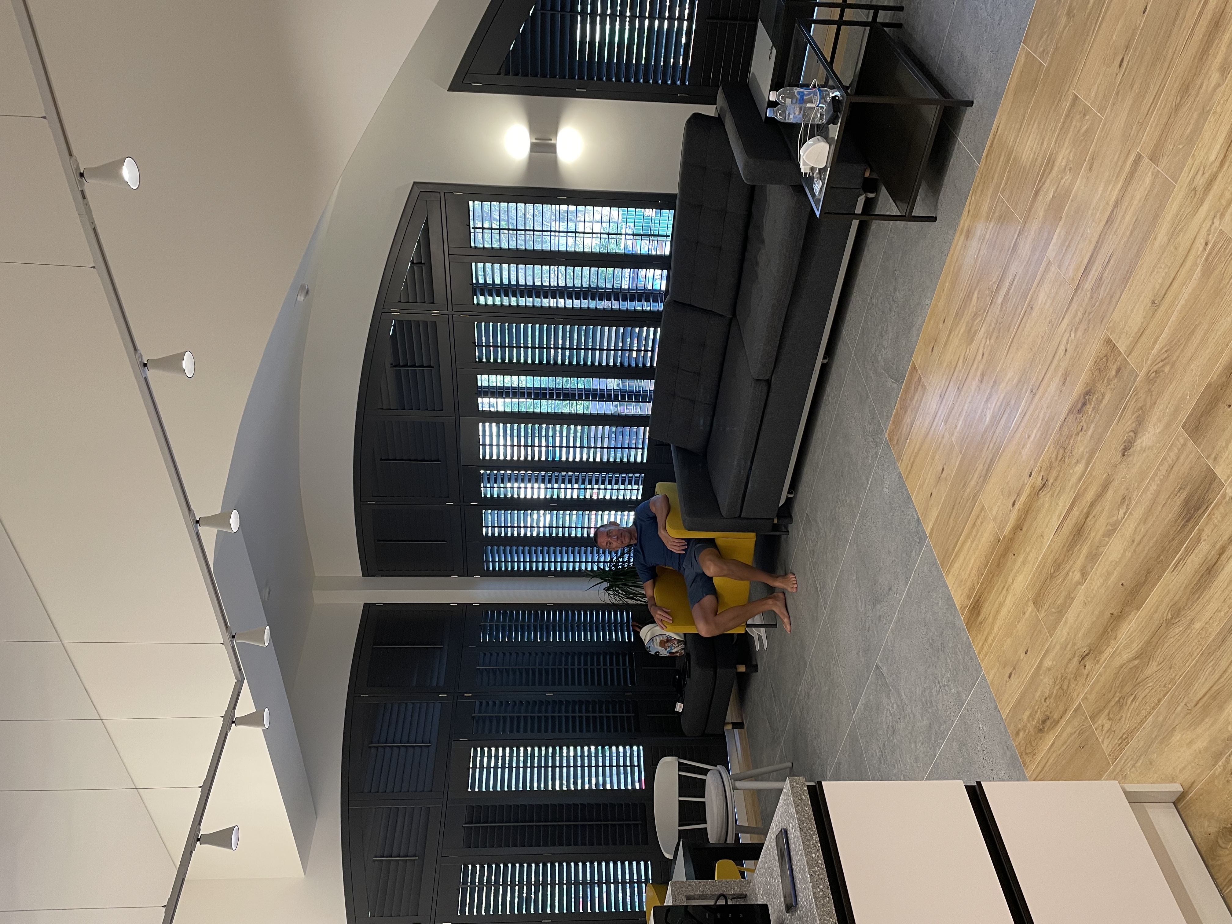 Фото Apartburo Апартаменты в бельэтаже у моря