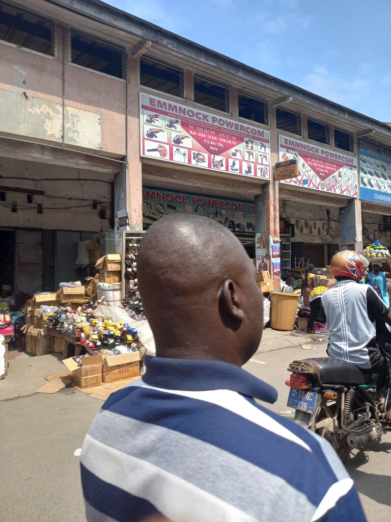 Shoe store Emmarock, Accra, photo