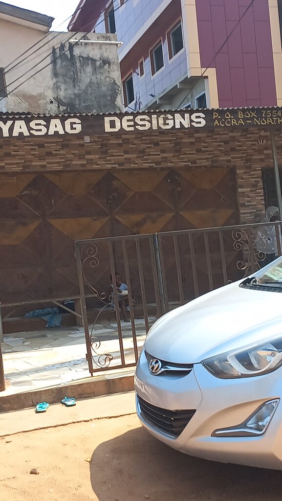 Clothing store Nyasag Designs, Accra, photo