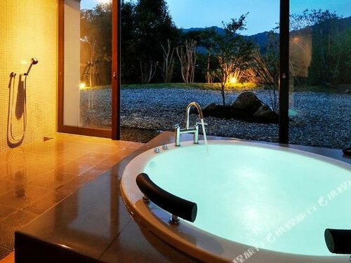 Гостиница Resort Hotel Moanacoast в Префектуре Токусима