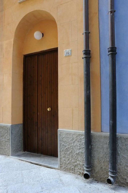 Фото House With one Bedroom in Palermo, With Balcony and Wifi Near the Beach