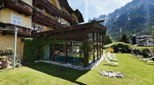 Гостиница Post Hotel Mittenwald