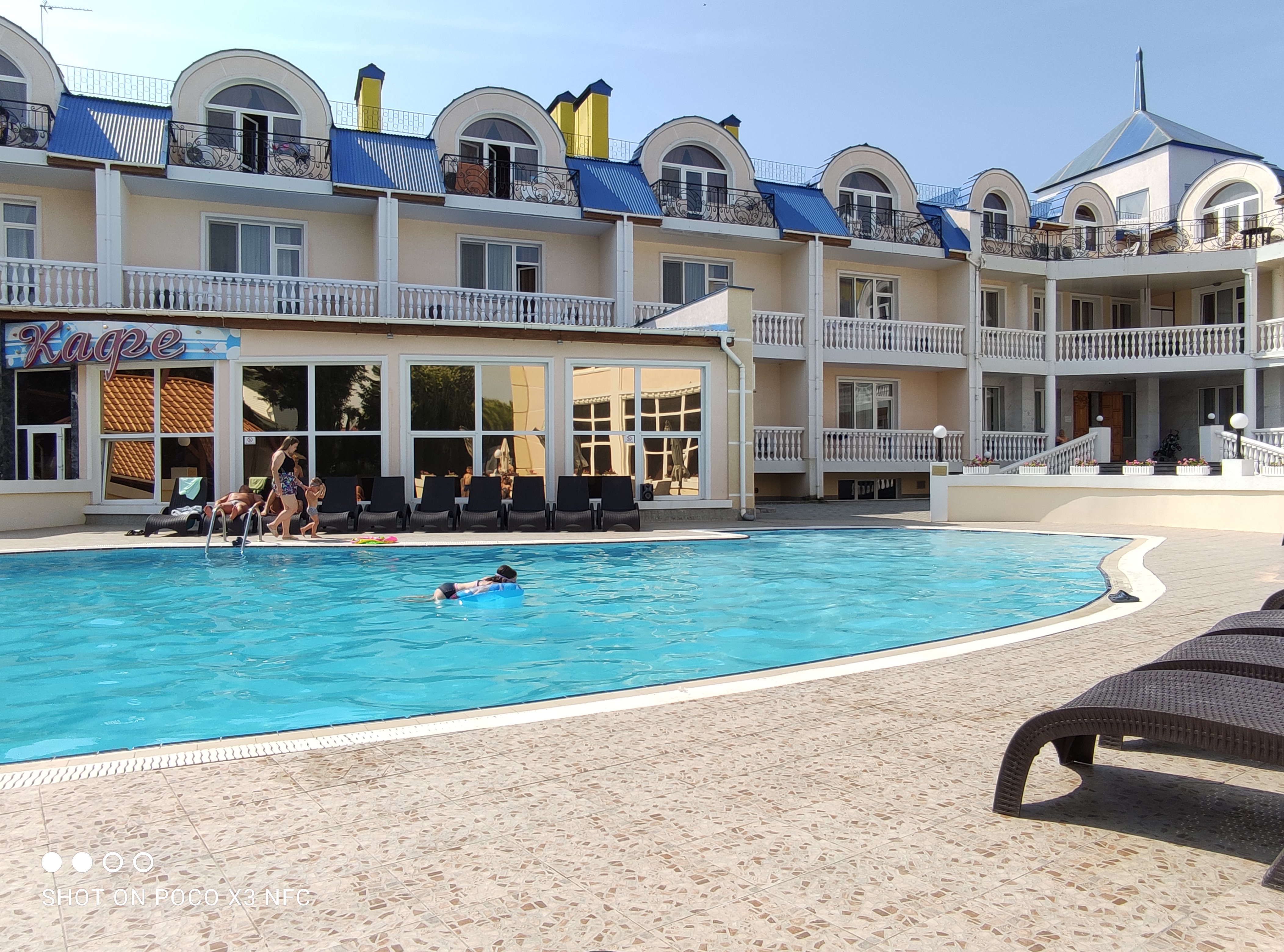 Фото отеля 2