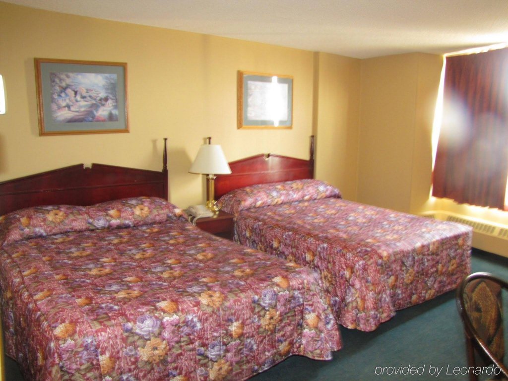 Фото Coliseum Inn