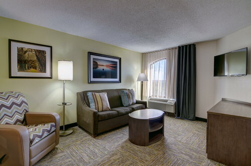 Гостиница Candlewood Suites Richmond - West Broad, an Ihg Hotel