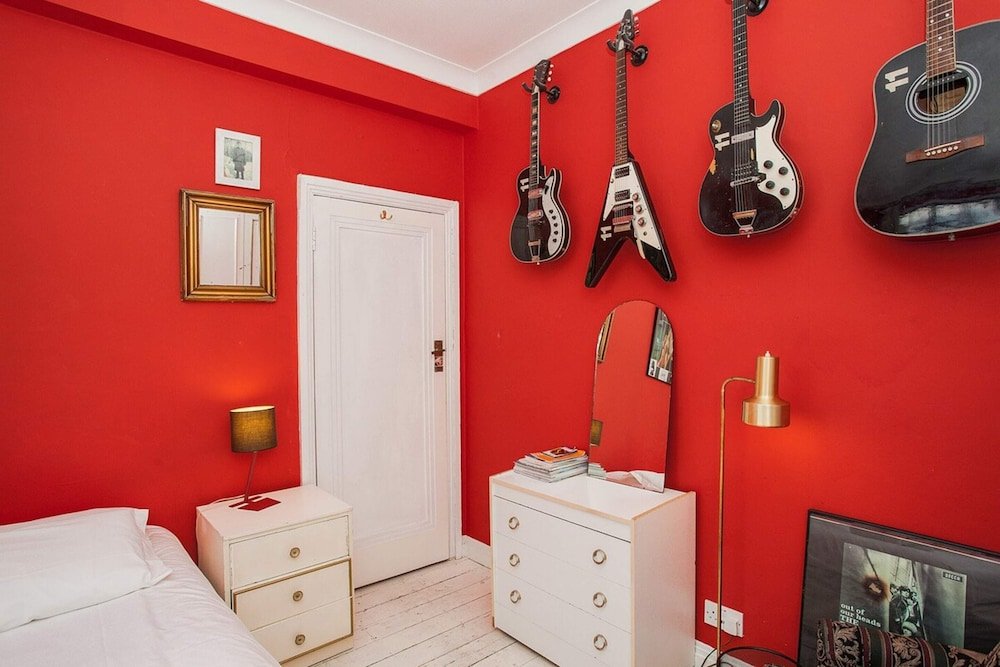 Фото Cosy 1 bedroom in Belsize Park