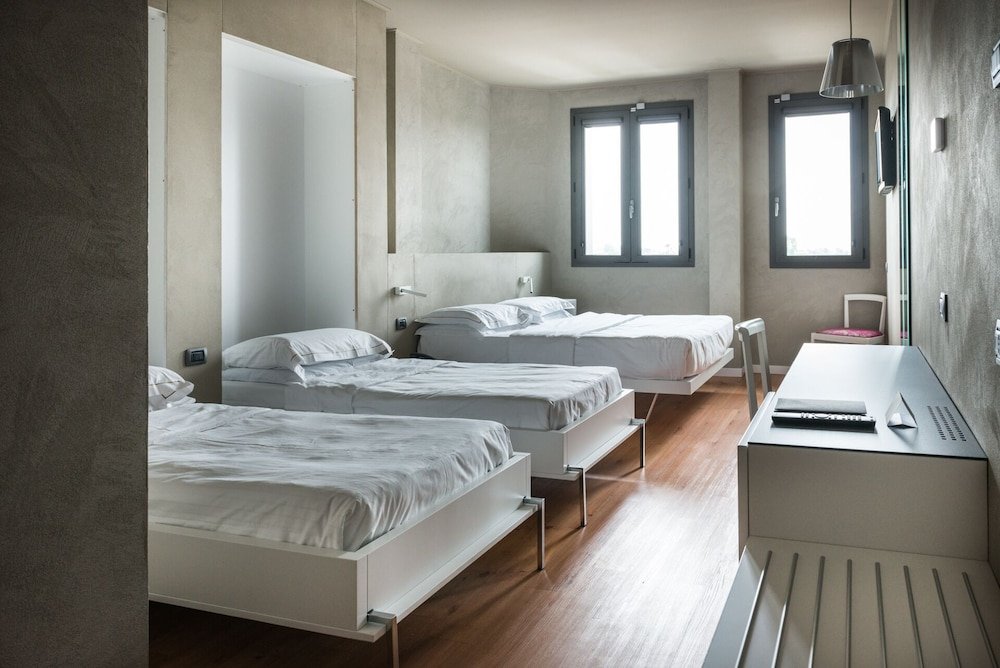 Фото Point Hotel