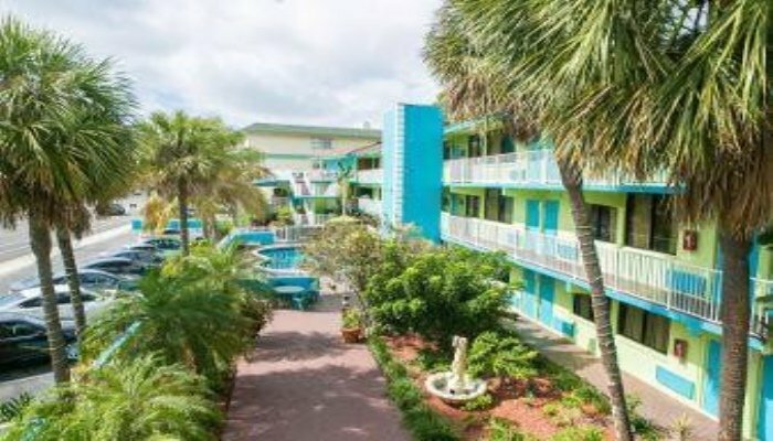 Гостиница Travelodge by Wyndham Fort Lauderdale Beach в Форт-Лодердейл