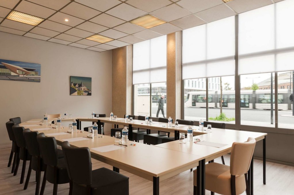 Фото Est Western Plus Le Havre Centre Gare