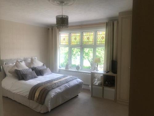 Фото The Six Bells