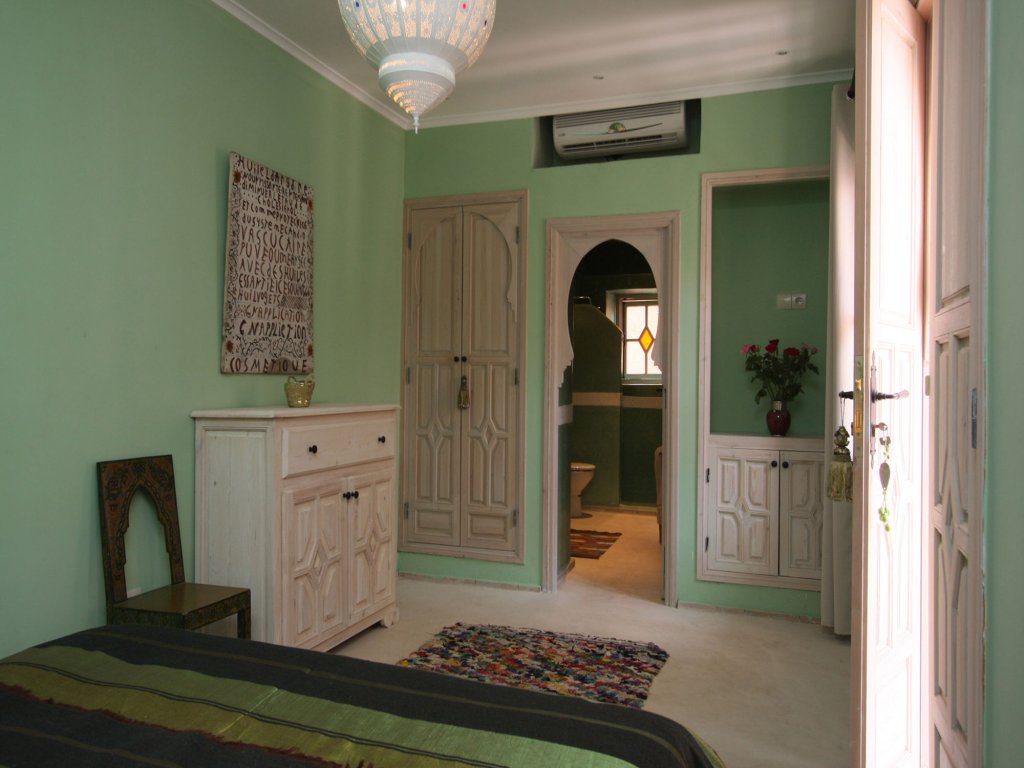 Фото Riad Tahani