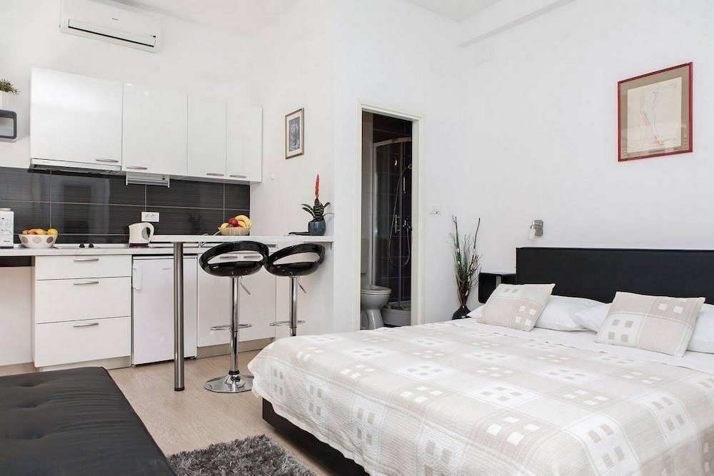 Фото Apartments Noa Old Town