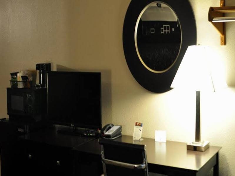 Фото Super 8 by Wyndham Boise