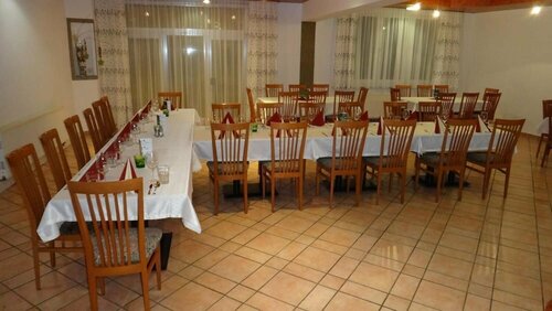 Гостиница SWirtshaus Farrach в Цельтвеге