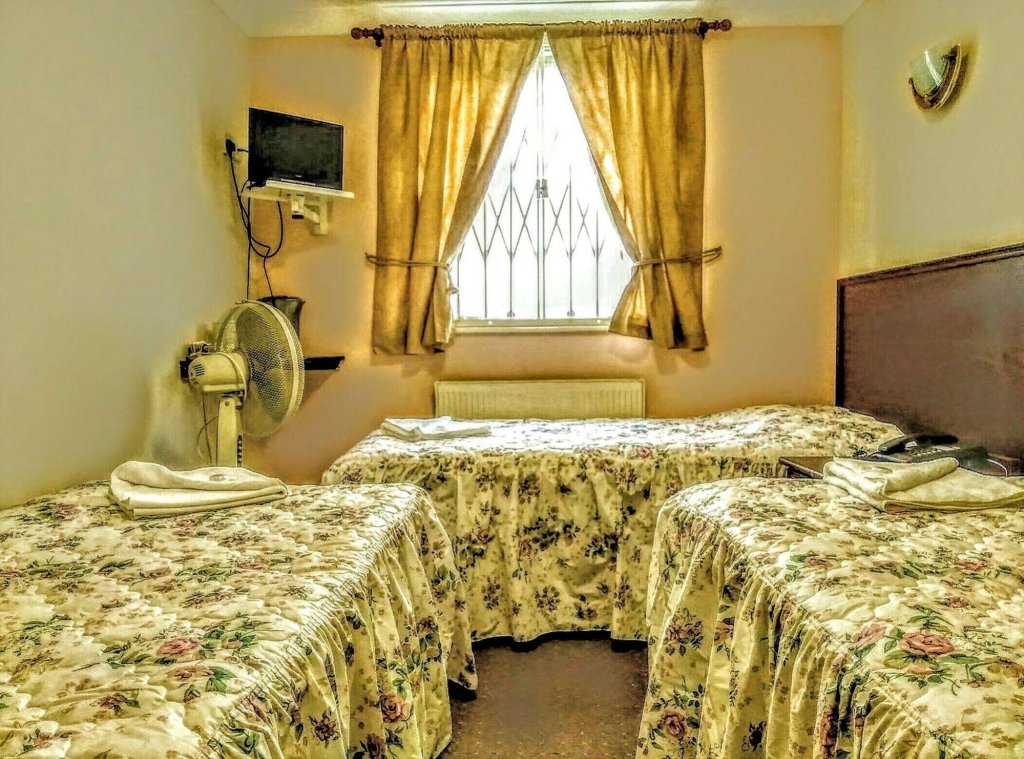 Фото отеля 2