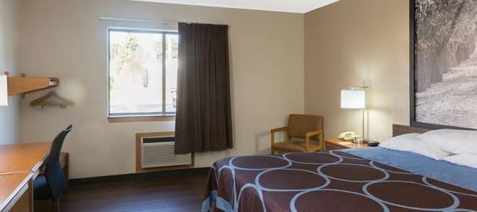 Фото Super 8 by Wyndham Radcliff Ft. Knox Area