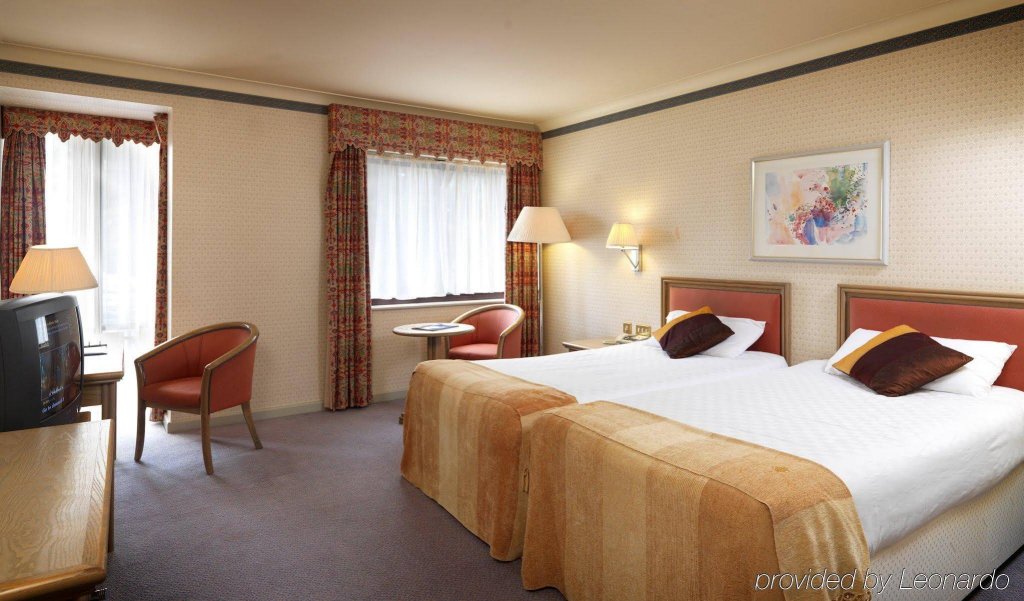 Фото Mercure Dartford Brands Hatch Hotel & SPA