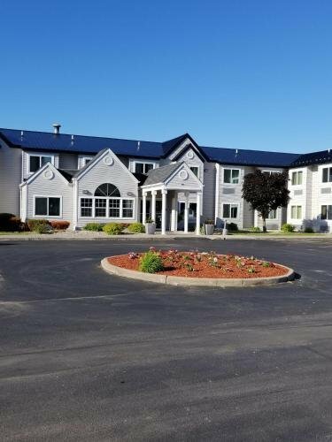 Гостиница Quality Inn & Suites Watertown Fort Drum