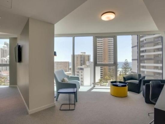 Фото Hilton Surfers Paradise Hotel & Residences