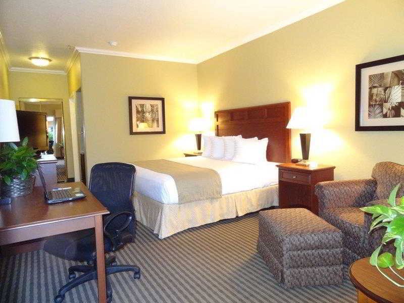 Фото Best Western Hebbronville Inn