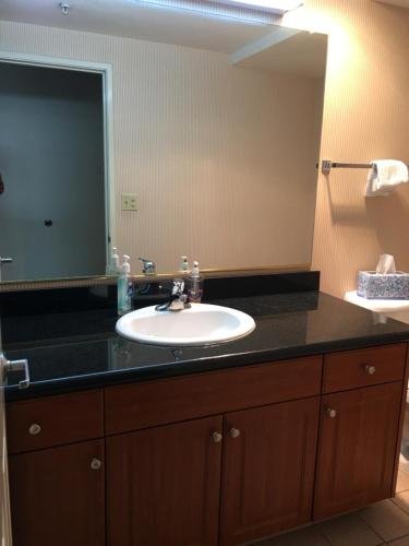 Фото SureStay Hotel by Best Western Castro Valley