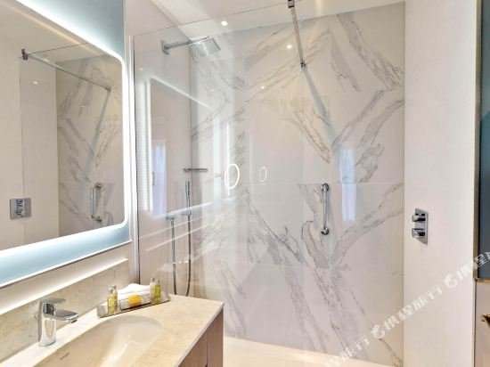 Фото DoubleTree by Hilton London Angel Kings Cross